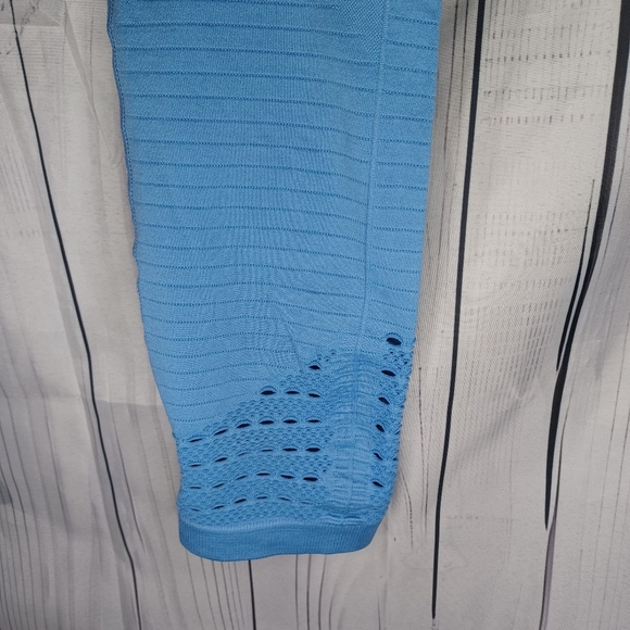 Gymshark Blue Leggings with Mesh Detail - Picture 11 of 15